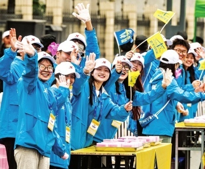 最火赛事 一路生花全城沸腾_腾讯新闻