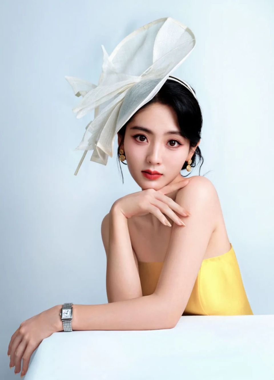 邢菲|亮相2024上海浪琴环球马术冠军赛,演绎迷你黛绰维纳系列腕表