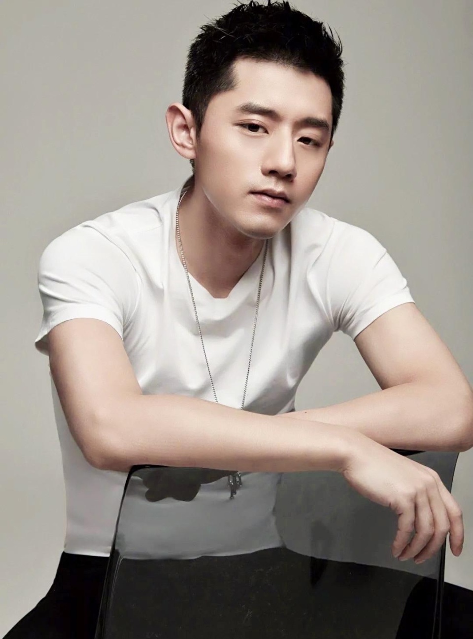 张继科空降热搜第一,发声会让所有人知道真相,曝旧爱已取关他