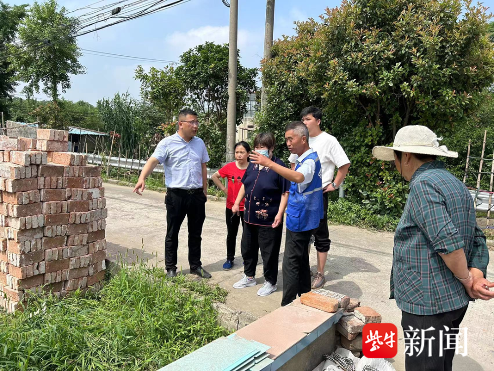 南通通州兴东街道:网格员化身多面手 服务群众零距离_腾讯新闻