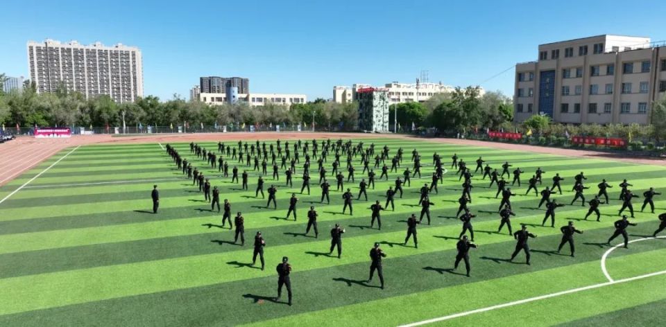 新疆警察学院举办警体运动会