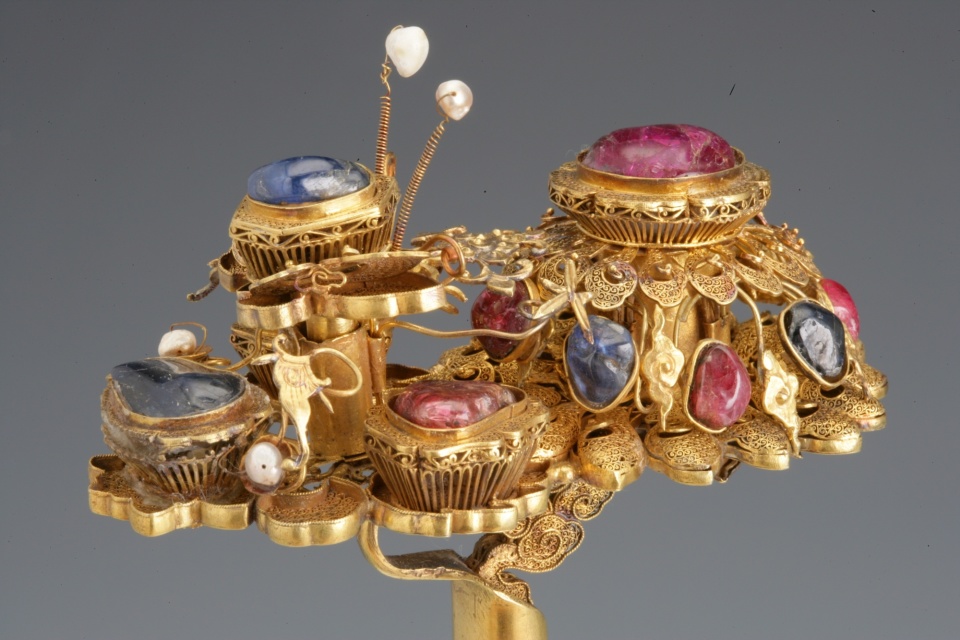 累丝嵌宝石花蝶金簪