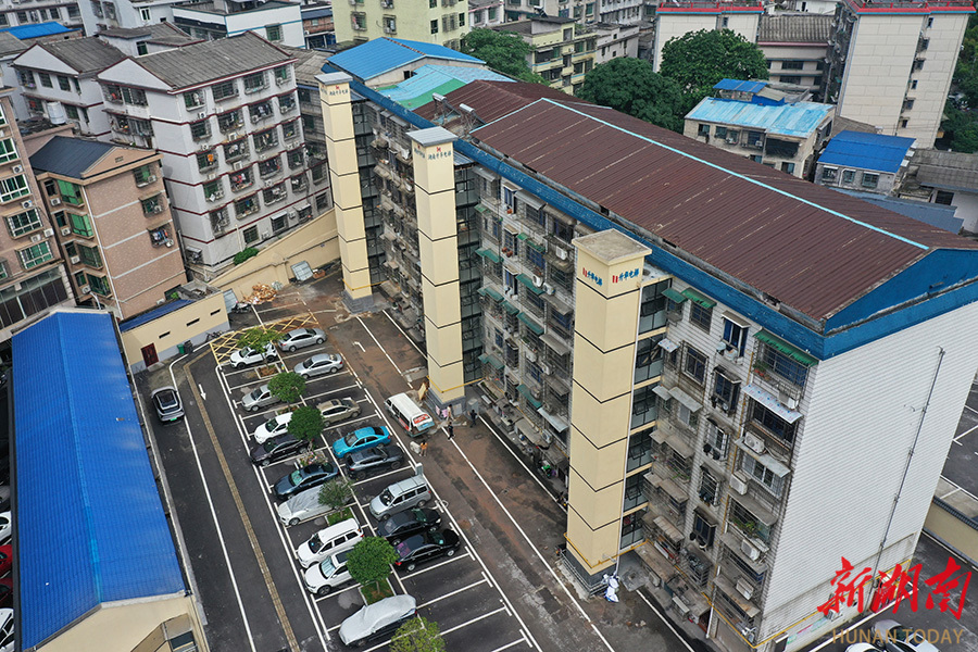 5月27日,湖南湘江新区望城坡街道竹马塘社区派出所宿舍小区,3台电梯已
