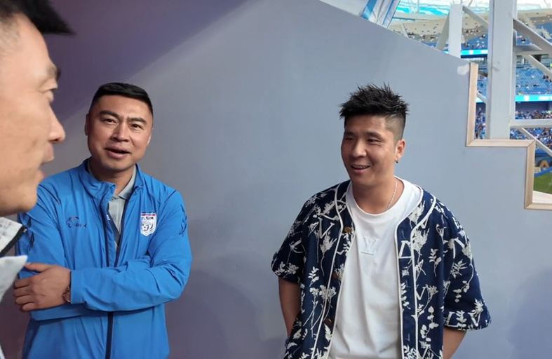 赵明剑:我去昆山第一场踢得像坨屎,佛山支持我回家