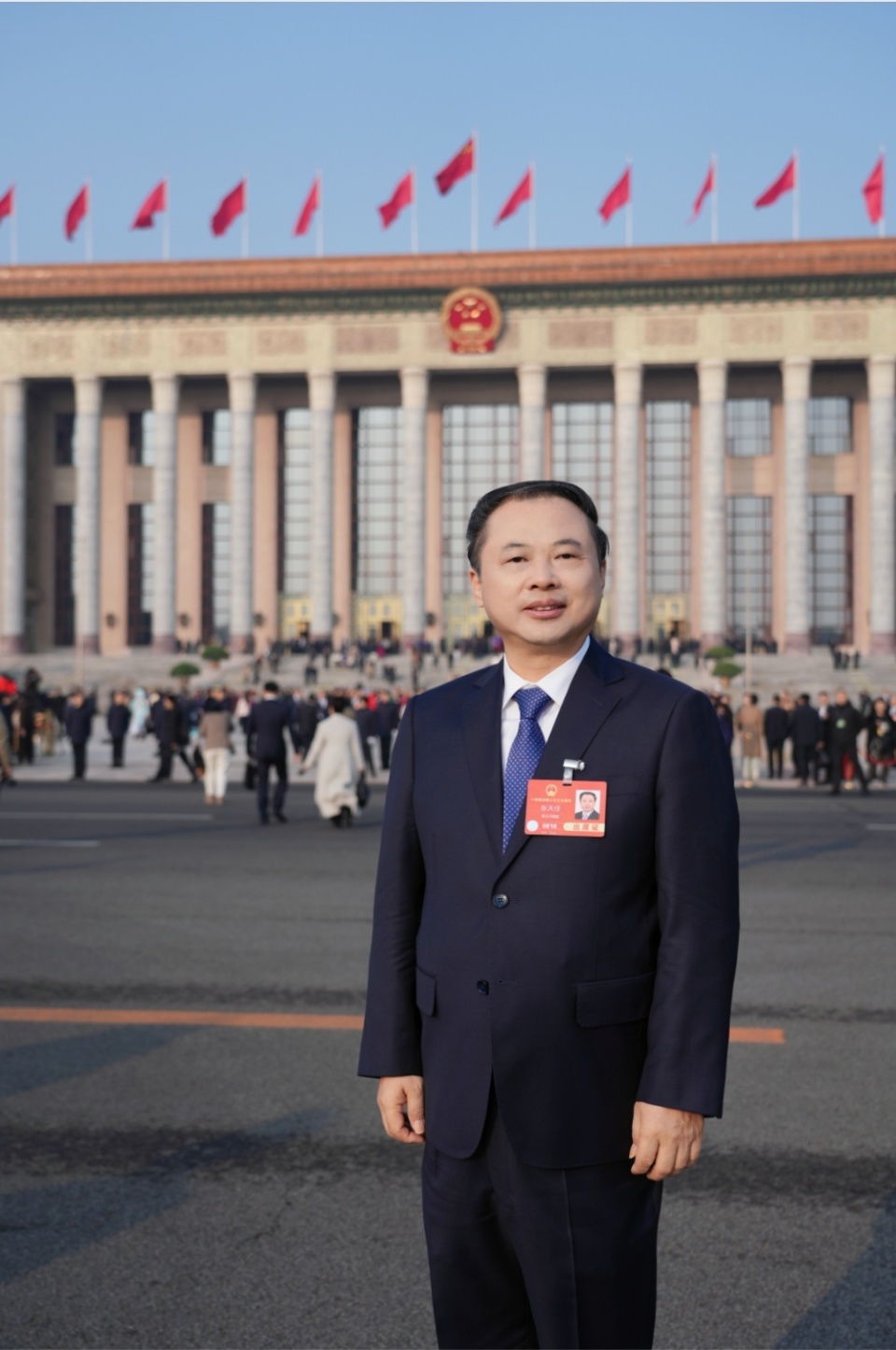 人大代表建议网约车平台减少抽成，专家呼吁长效机制保障，多方共同推动_腾讯新闻