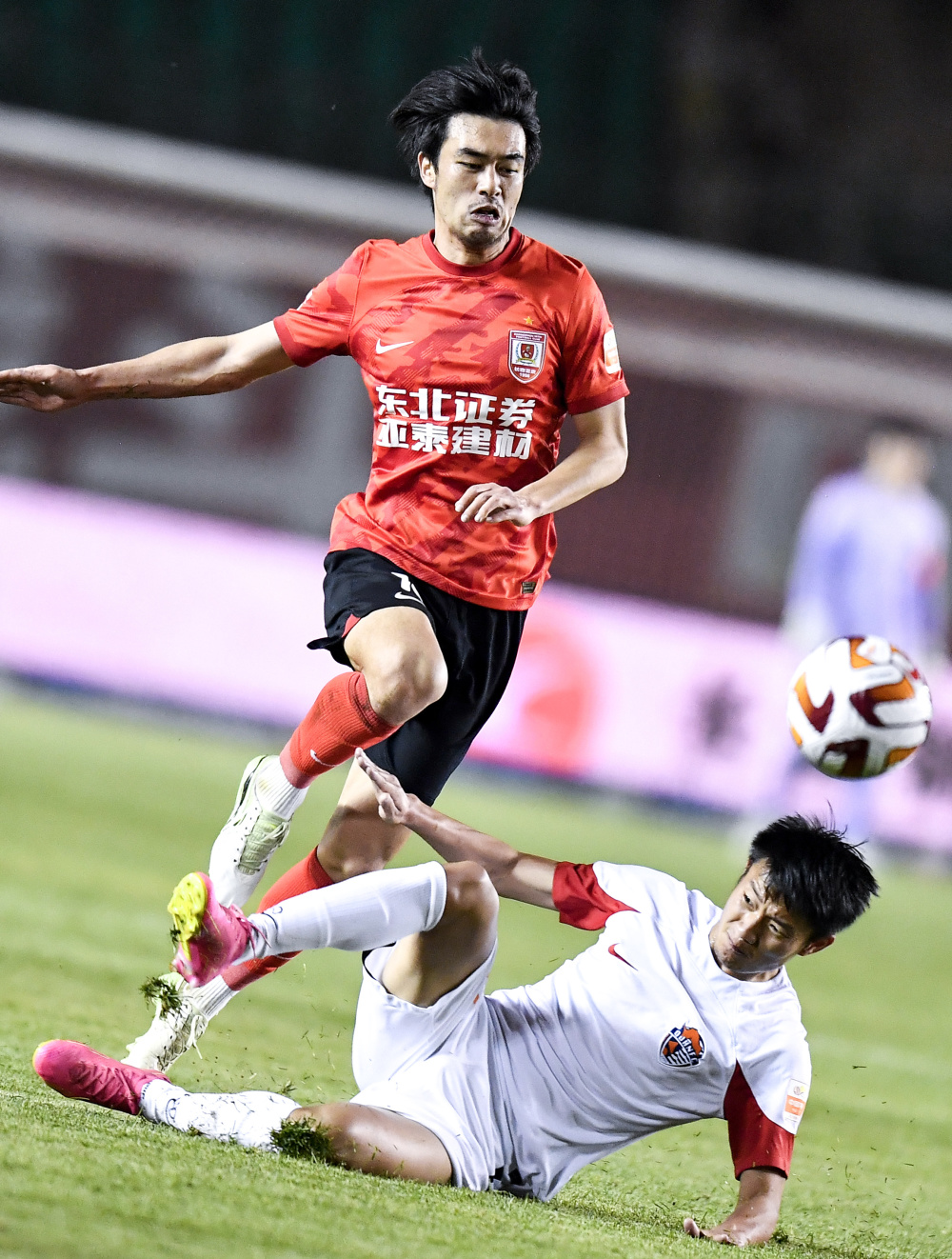 (体育)足球——中超:长春亚泰胜青岛海牛-腾讯新闻