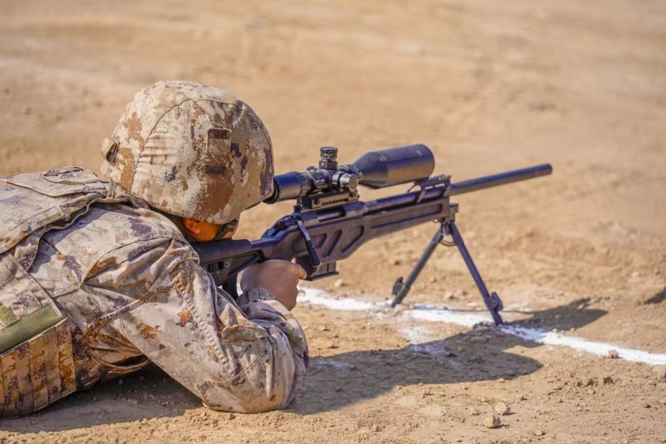 直击狙击手实弹射击现场