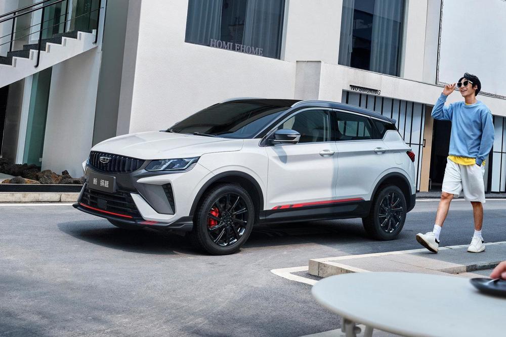 在外观方面,新车在前脸部分看得出以老款缤越为基础进行小改,上格栅