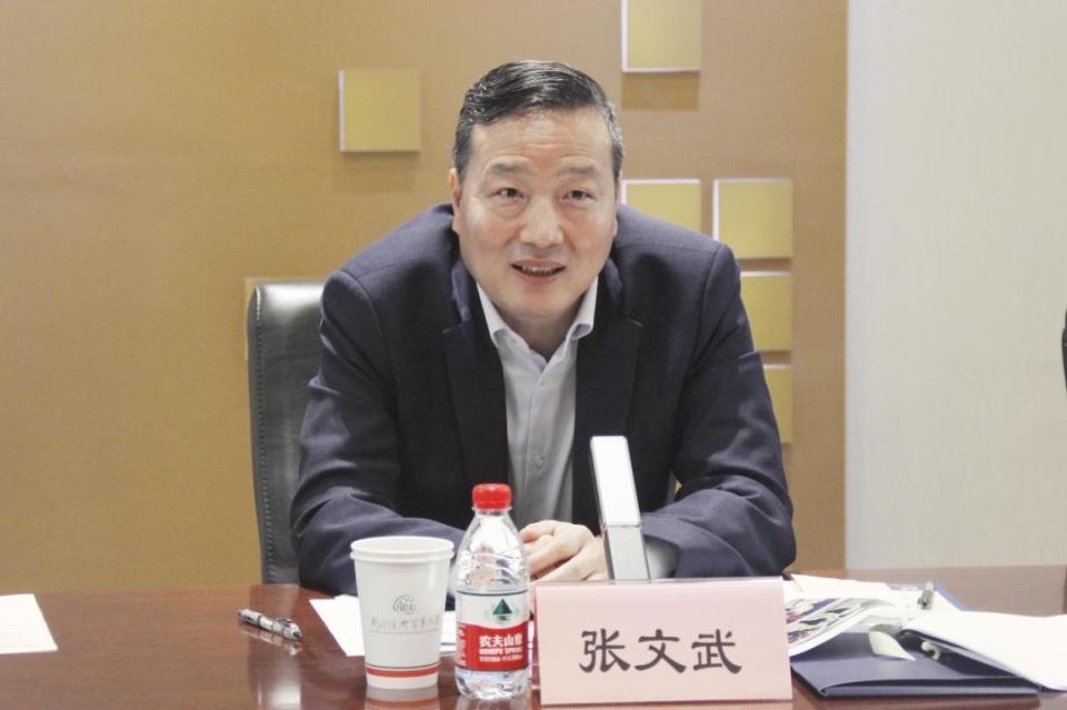 “中信系”两大将同日履新，十万亿金融央企有何人事信号_腾讯新闻
