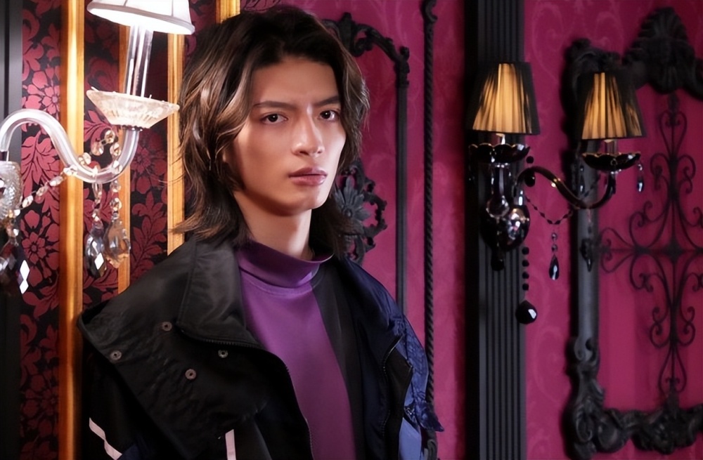 假面骑士极狐25话追加先行图 牛牛解锁强化形态 暴揍两条屑狐狸_腾讯