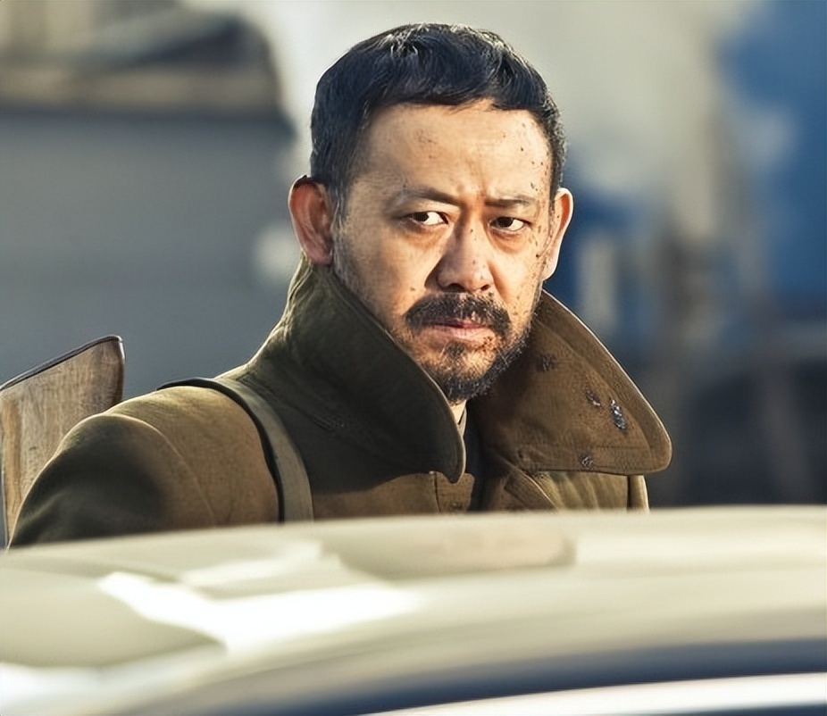 有人邀请姜文、姜武合作拍戏，但必须演父子，姜文压抑内心火气：你们怎么想的？_腾讯新闻