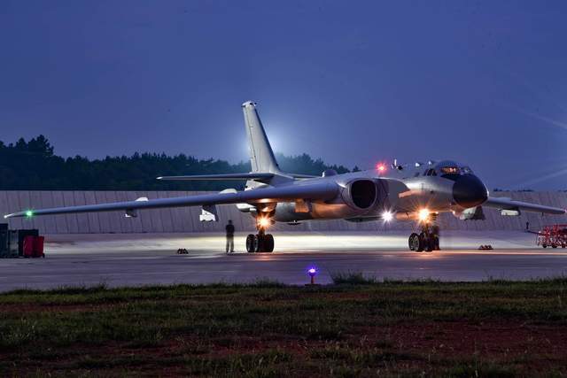 中国轰炸机降落俄军机场，俄战机全程护航，彰显两军互信最高礼仪济南市几个区