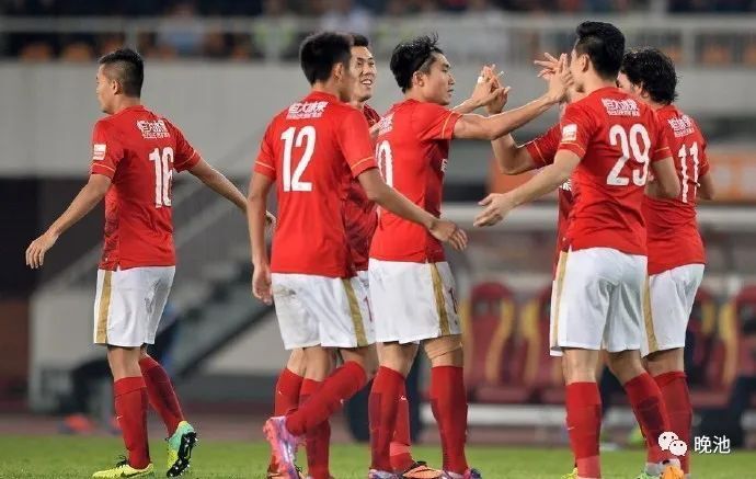 9年前今天郜林 艾克森梅开二度,广州恒大6-1辽足!出场14人今何在?