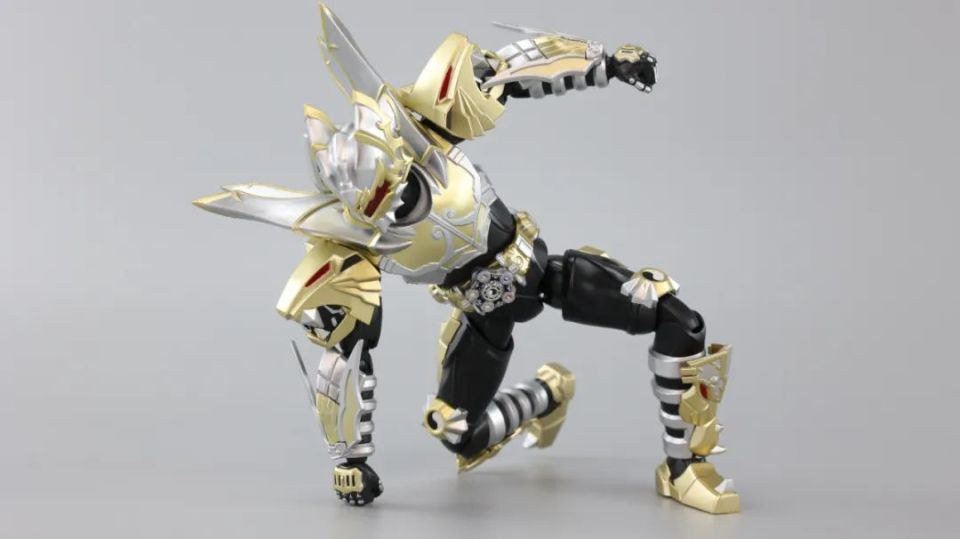 这款能发光的合金帝皇侠也太帅了!