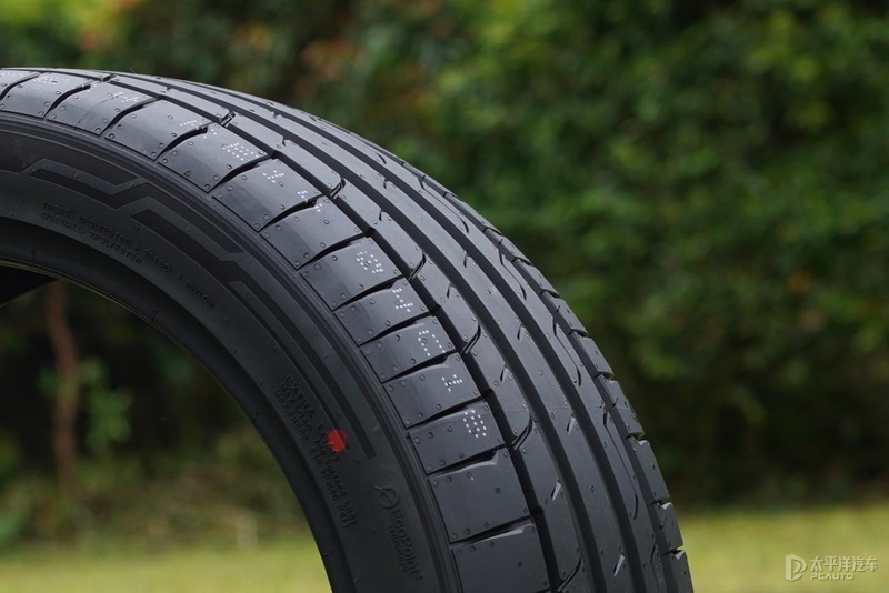 67中型豪华轿车之选测黑鹰液体黄金轮胎hu71