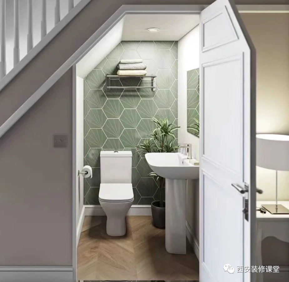 室内楼梯下成就卫生间,空间利用新招11.12