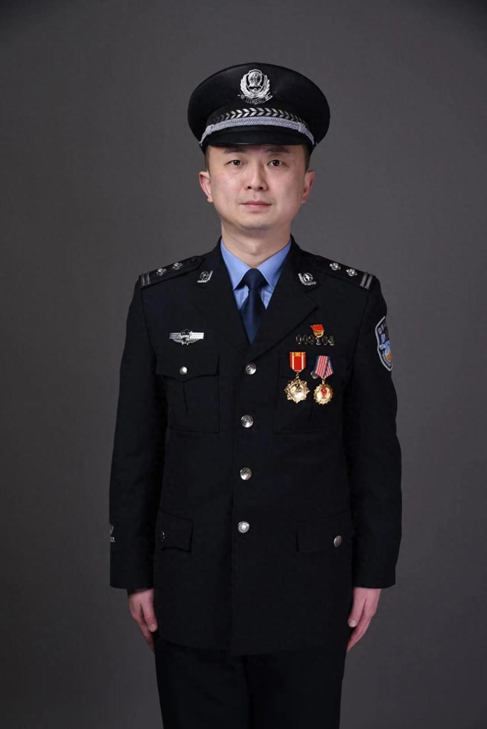 人民警察衣服图片图片