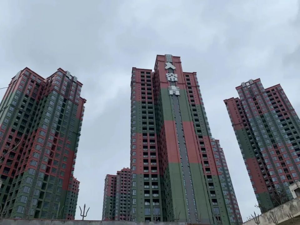 开盘2年备案18套,这个"著名"项目开始"换门头"