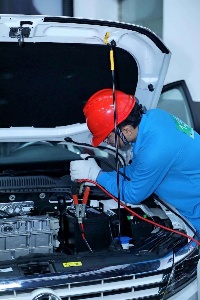 四川新能源汽车维修哪家强来看这场比赛高手过招