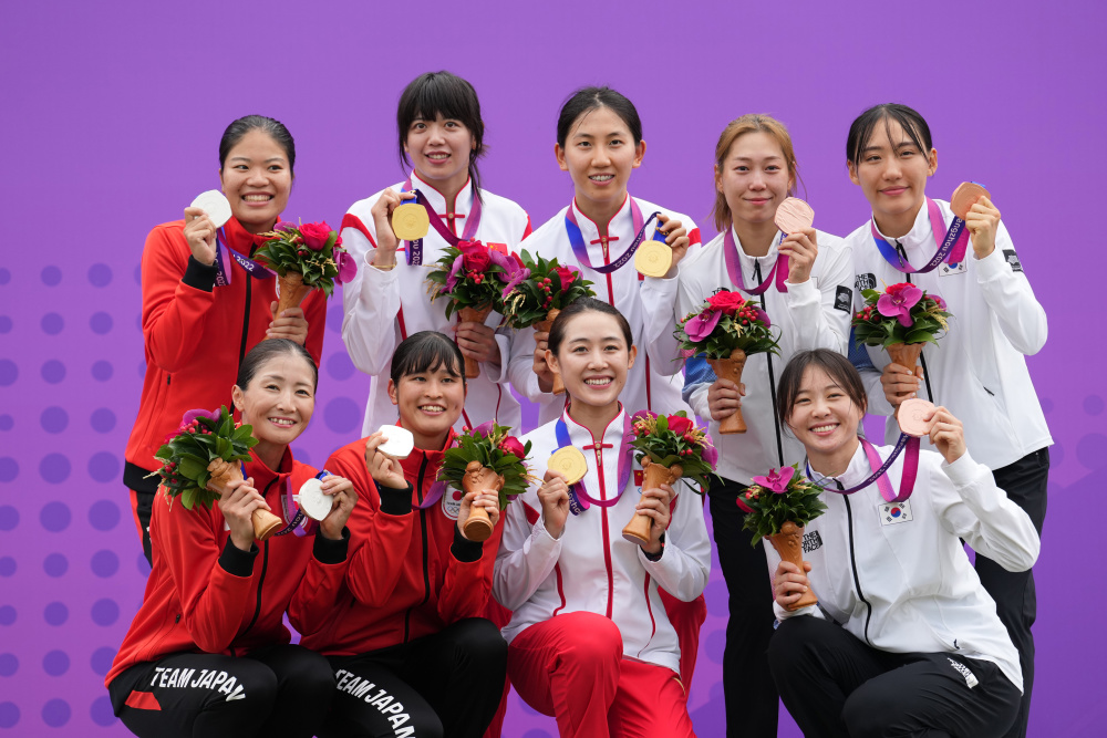 现代五项中国队获得女子团体决赛冠军2