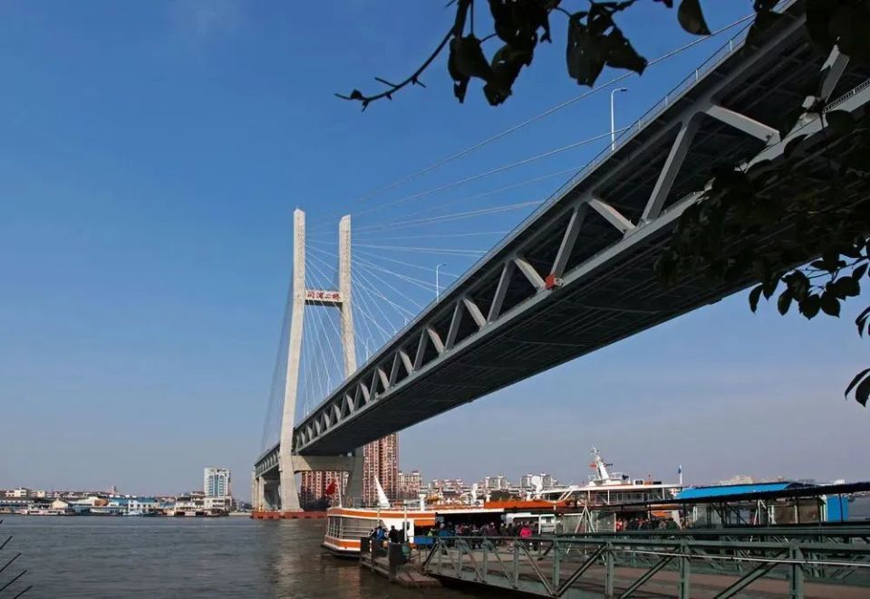 闵浦二桥14岁啦!更是ta的生日不仅是一个表达爱的日子昨天"5·21"