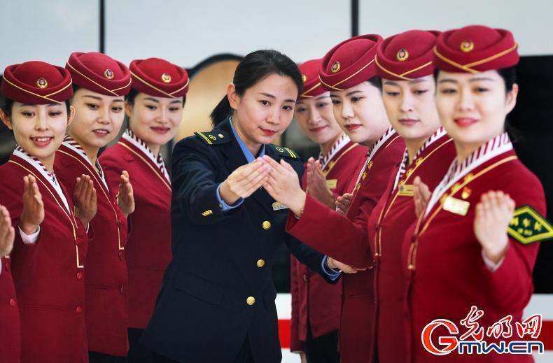 津兴城际铁路开通在即乘务员进行岗前培训