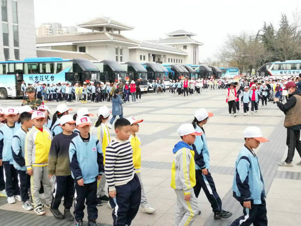 枣庄薛城千余名学生畅游滕州墨子科技文化城_腾讯新闻