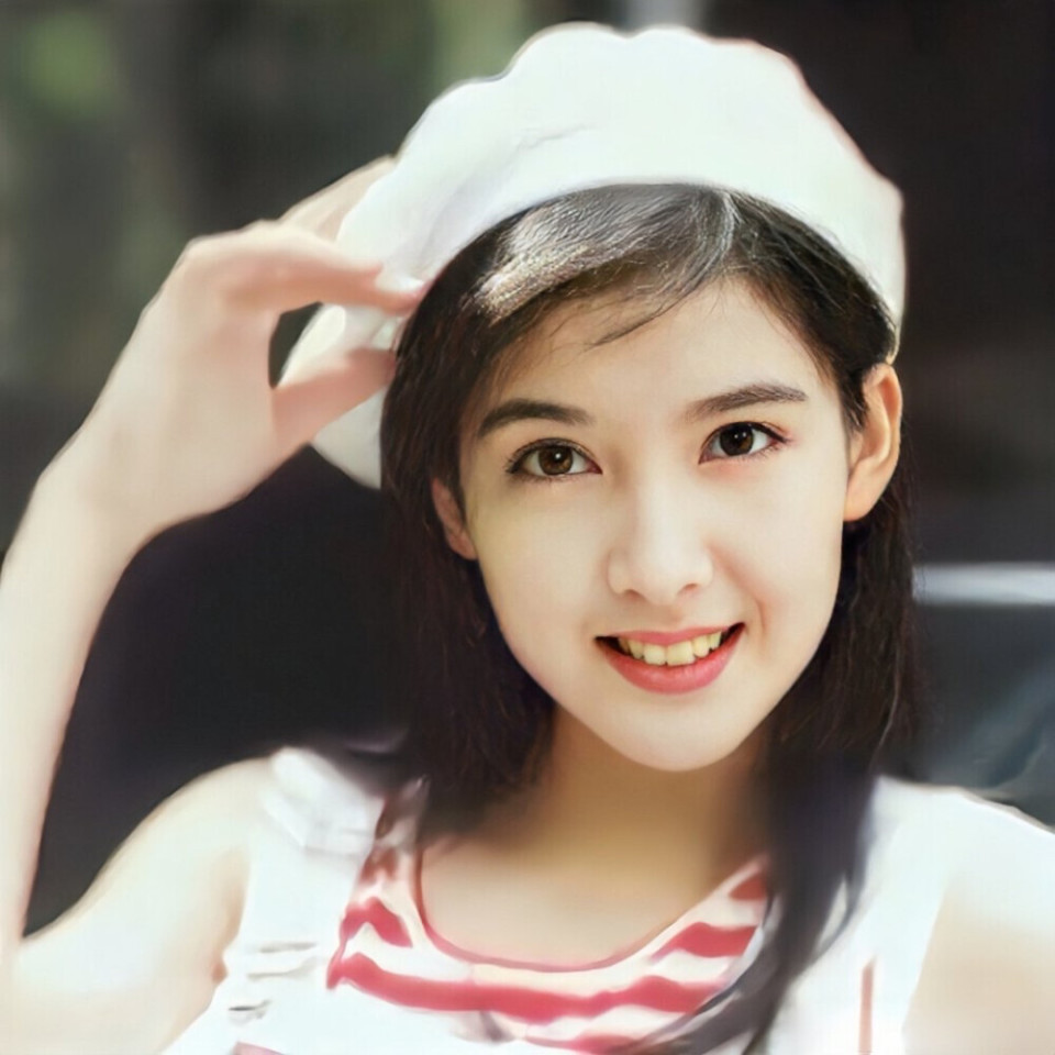 周慧敏泪别舞台,宣布或封麦:"永远的玉女"将更多时光留给爱与家