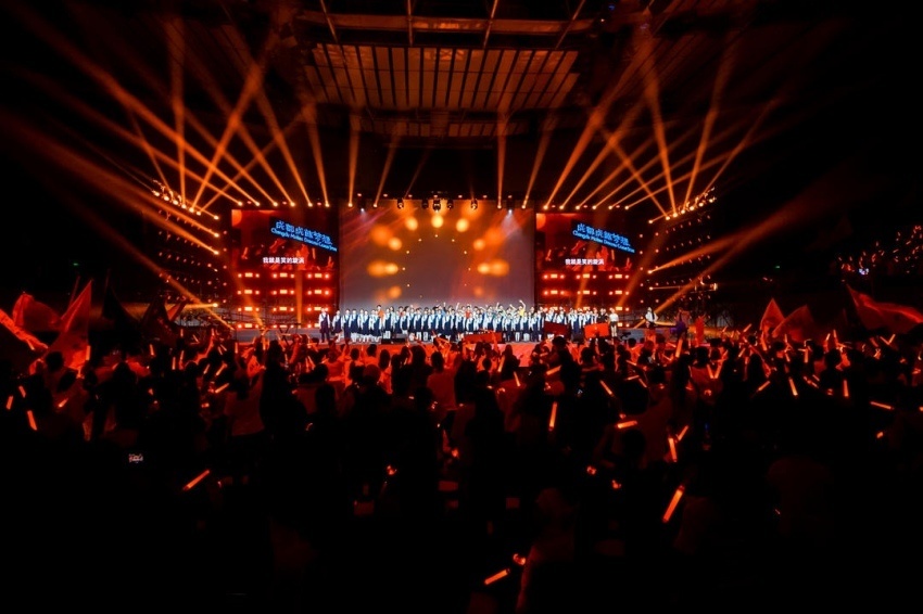 五四青春歌会来袭！《城市的翅膀》等大运歌曲唱响梦想之音_腾讯新闻