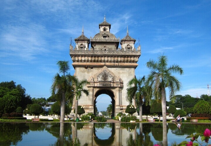 老撾萬象凱旋門 老撾文化和旅遊中心(中國)供圖近年來,中老兩國旅遊