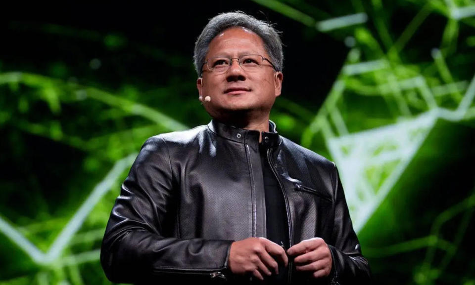 赢疯了！英伟达日赚32亿，AI成摇钱树