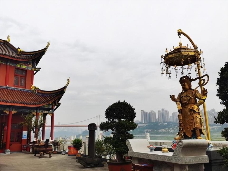 你敢信吗,就在重庆主城区的长江崖壁上竟坐落着一座清代寺庙_腾讯新闻