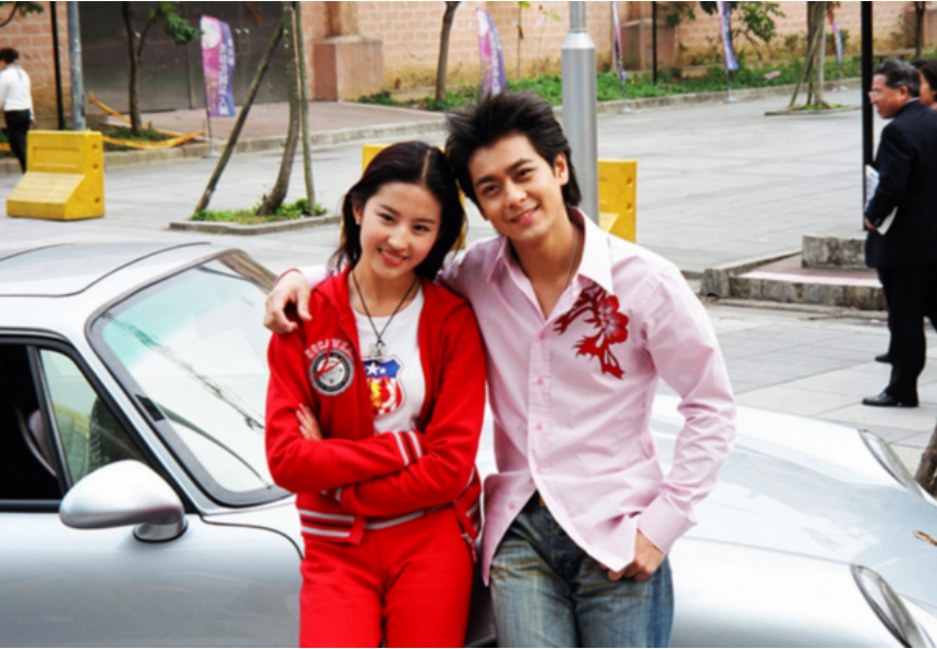 考古刘亦菲和林志颖同框照,神仙颜值组合让谁的青春dna动了?_腾讯新闻