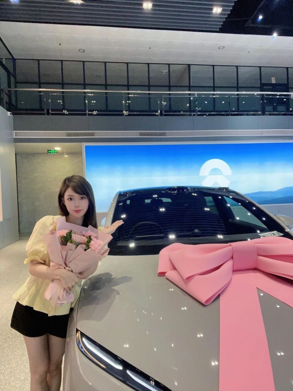 【提车照系列第1期】蔚来et5 | 人和车的颜值担当从来都是成正比的