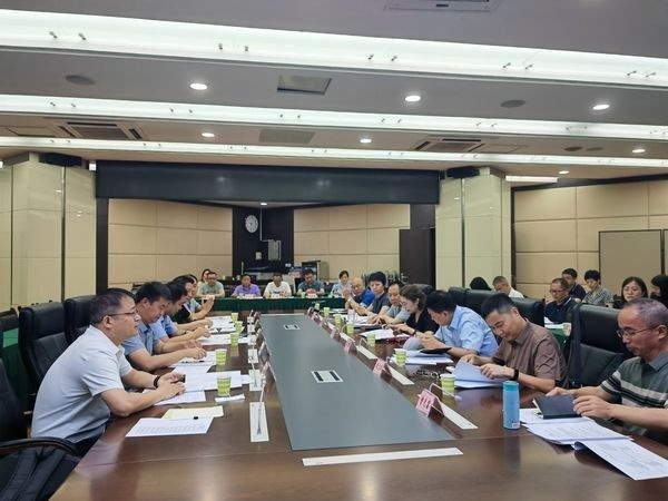 调研期间,在农业农村厅召开了调研座谈会,厅种业发展处处长沈丽主持