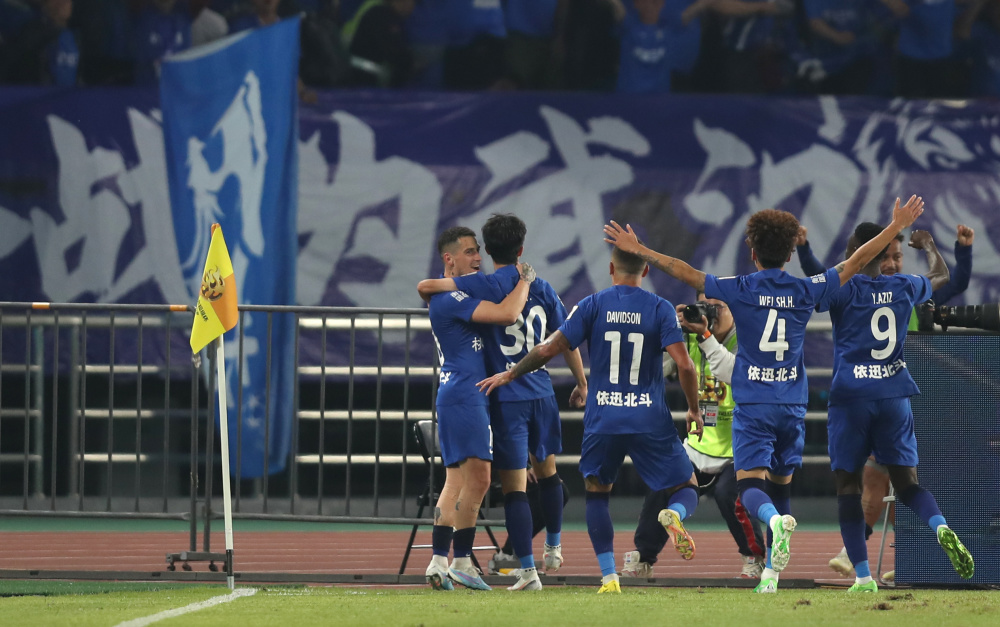 (体育)足球——足协超级杯:武汉三镇夺冠_腾讯新闻