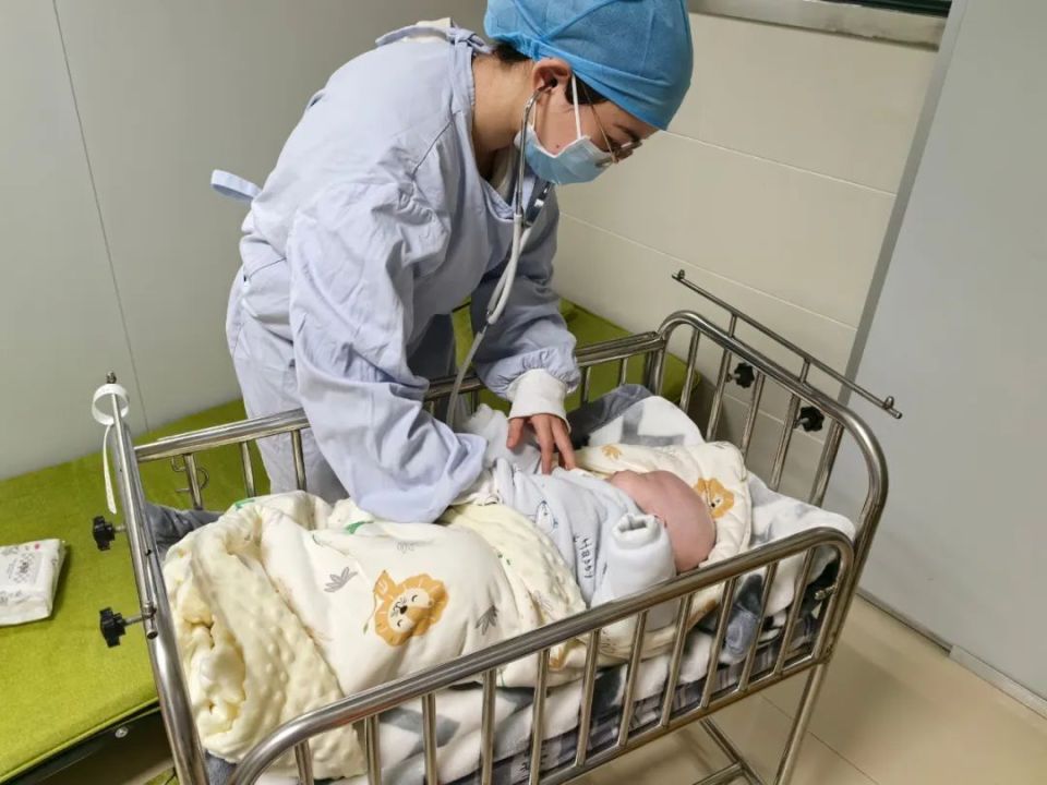 谢岗镇发现一名女弃婴三天后出现反转