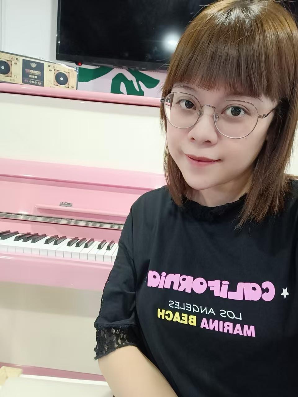 肿瘤三次复发腹部积液近百斤,38岁女钢琴老师网络求助"想活下去"