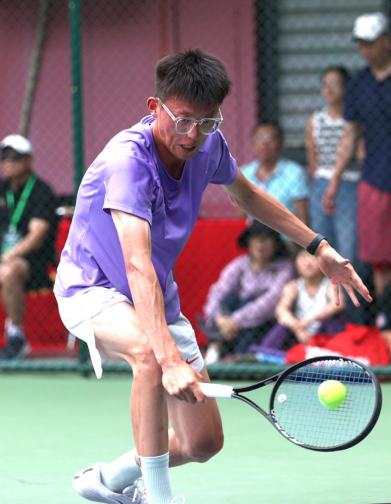 的庞遵萍/杨雪梅和山西队的郭方/王宏刚,辽宁队的高兴武/田野和四川队