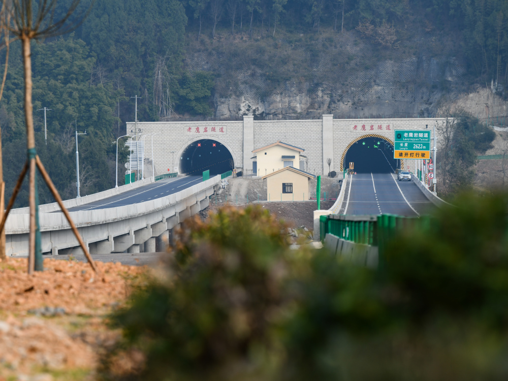 成绵苍巴高速公路绵苍段即将通车_腾讯新闻