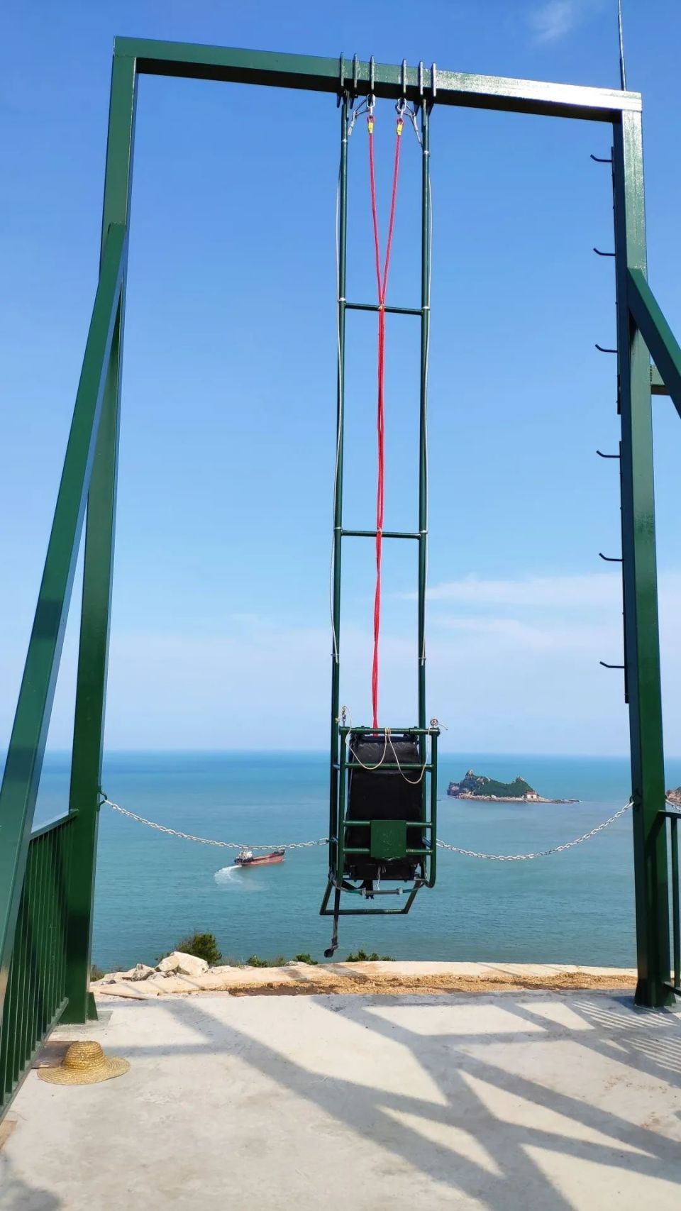 网红"悬崖秋千"纳入监管 ,温州已有景区暂时"喊停"_腾讯新闻