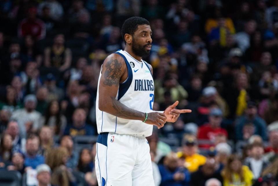 欧文谈11次助攻:赢了比赛就行 现在不是我发力的时候