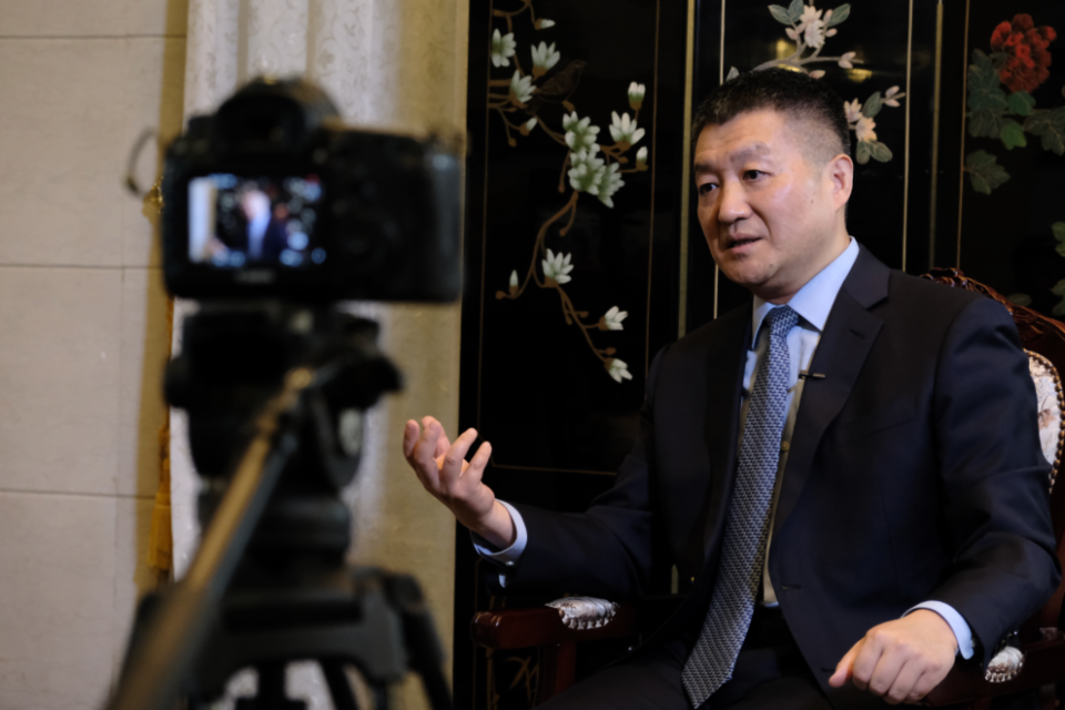 陆慷 图:资料总起看来,外交部多人调动:有的升迁,有的在外交部内部