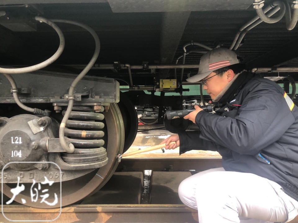 燃煤绿皮车"重出江湖"再战春运 从淮北到上海仅需51元_腾讯新闻