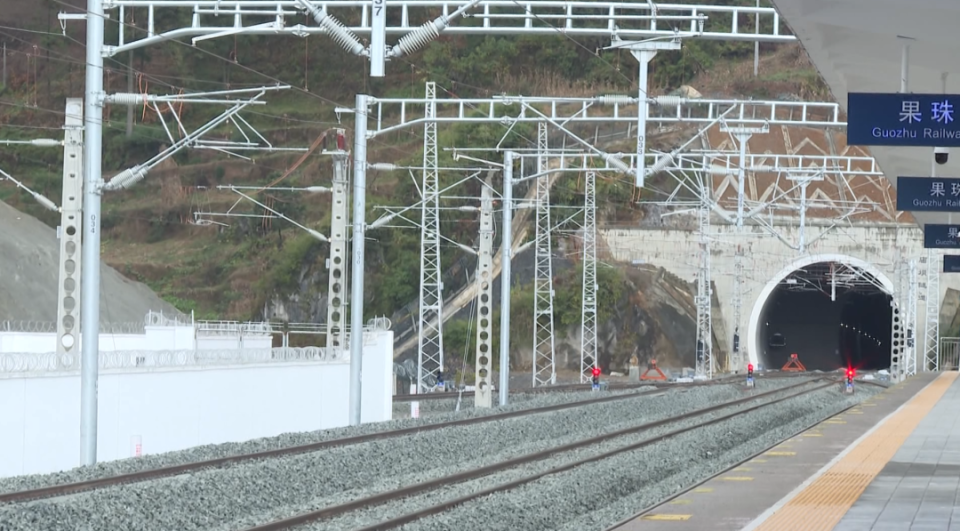 叙毕铁路以勒站和果珠站建设进入收尾阶段 迎接12月全线通车-腾讯新闻