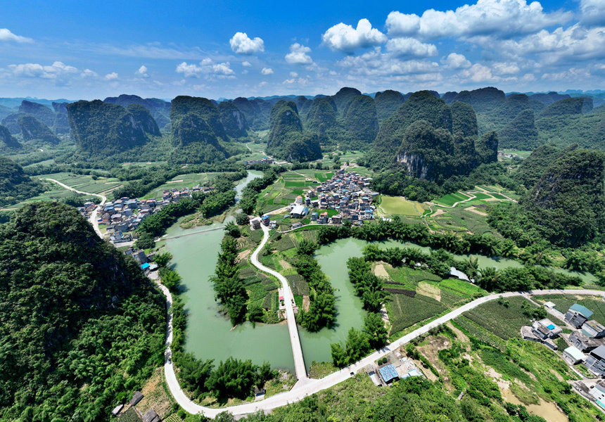 广西罗城:初夏田园美