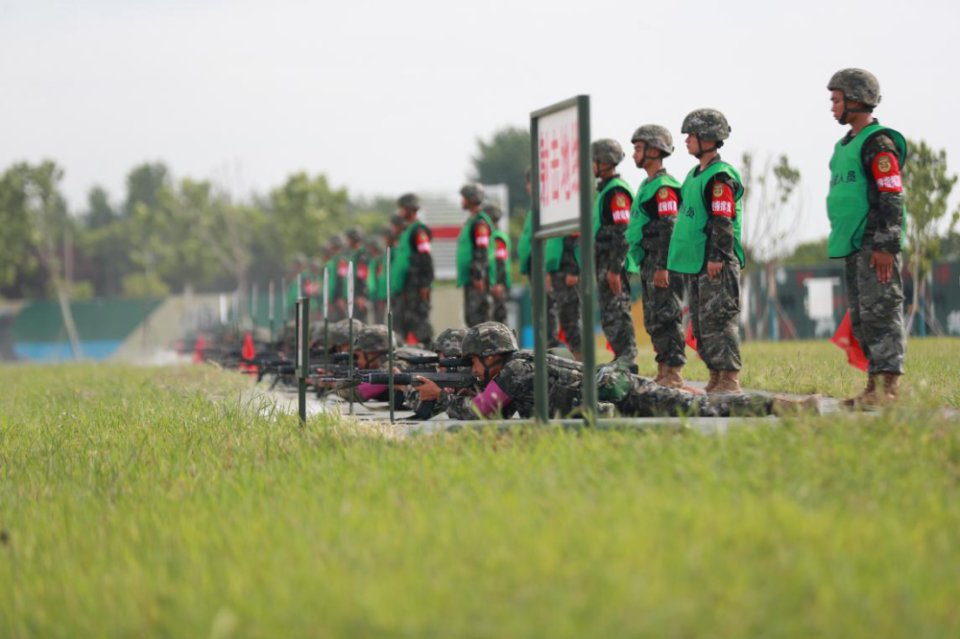 武警安徽总队:连日来,武警部队在实战化军事训练中砺精兵