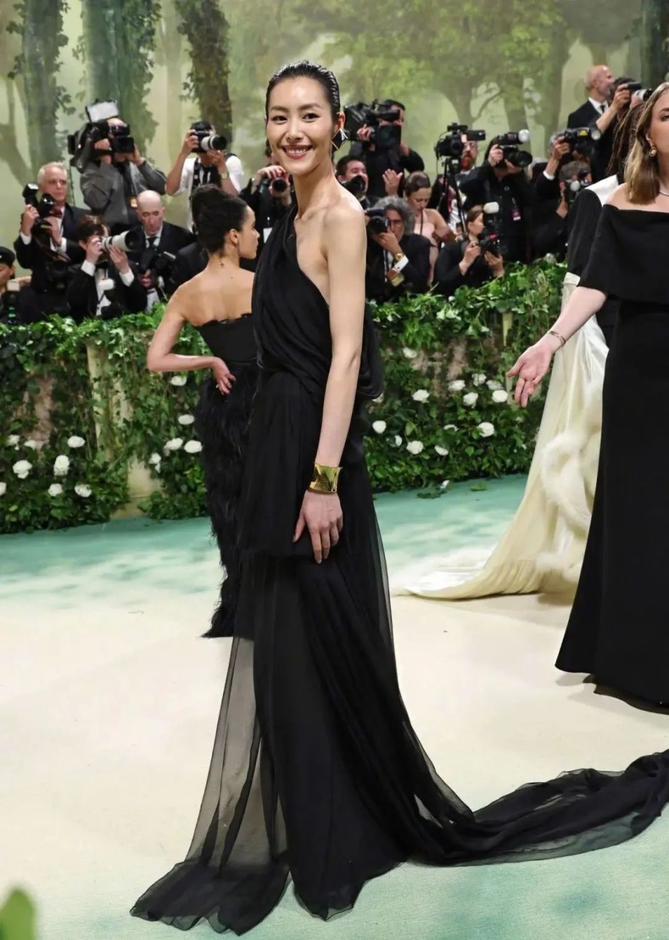 天才设计的聚会!除了穿海盗爷巅峰作品的赞达亚还有更惊喜的!