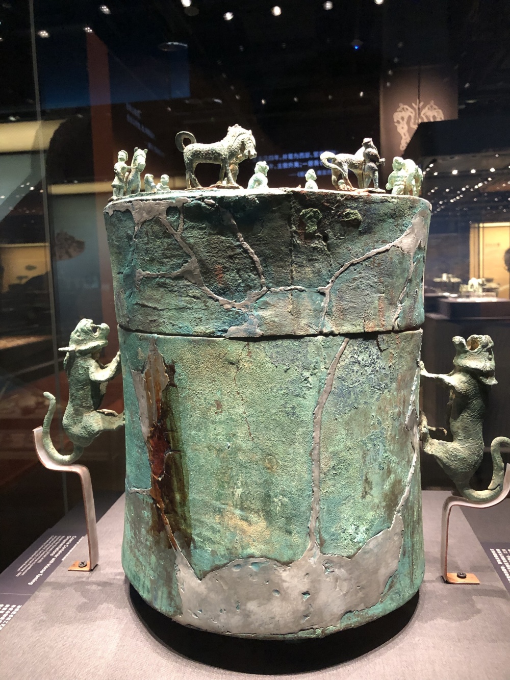 2000多年前的三件"成都"铭文兵器 在这场青铜器大展上首次齐聚