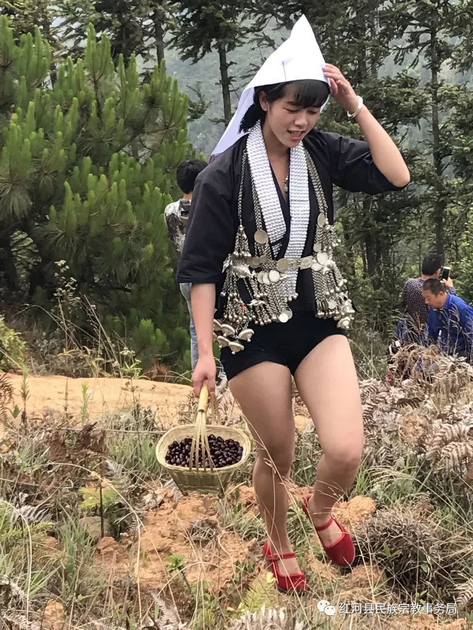 民族团结奕车服饰流不尽的万般神韵